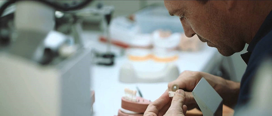 профессиональные навыки зубных техников