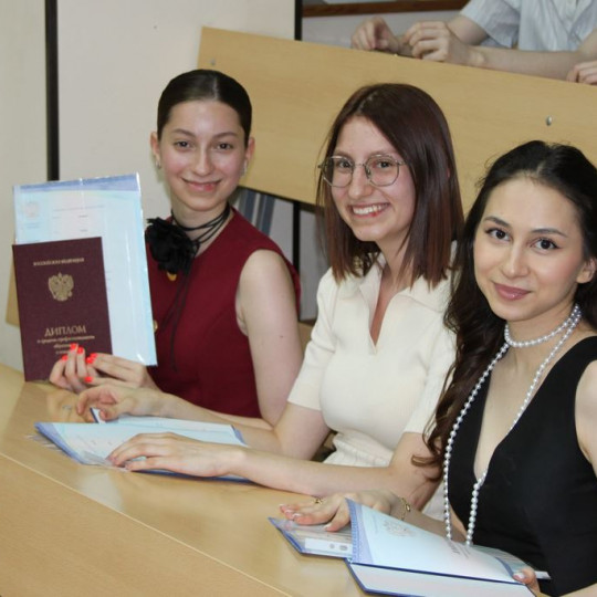 Фотогалерея | Интерколледж | Вручение дипломов. Парикмахерское искусство. Выпуск-2025 | фото №2