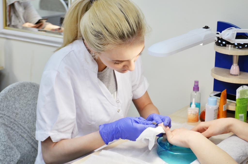 услуги маникюра услуги маникюра